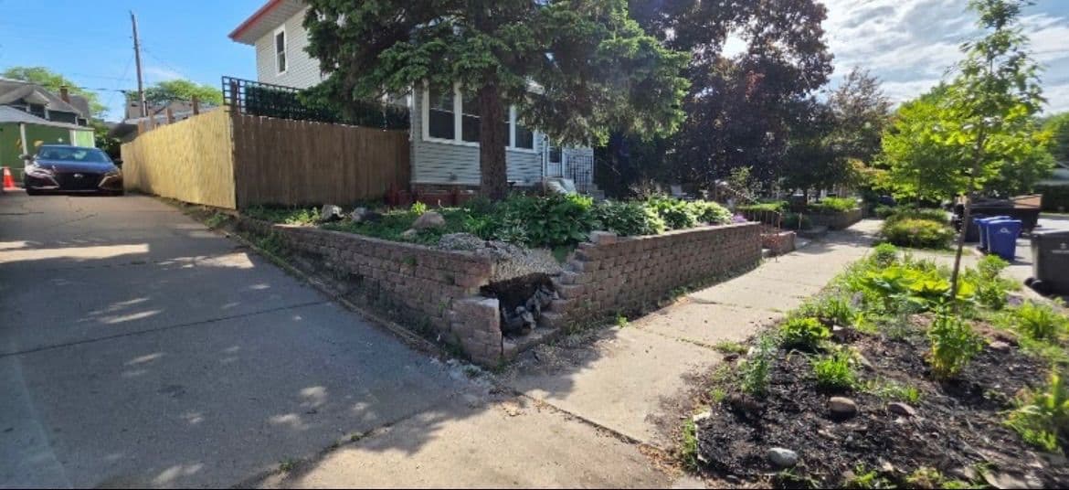Gallery photos for DIY Retaining Wall Fails in St. Paul - We Fixed It Right: Image #4