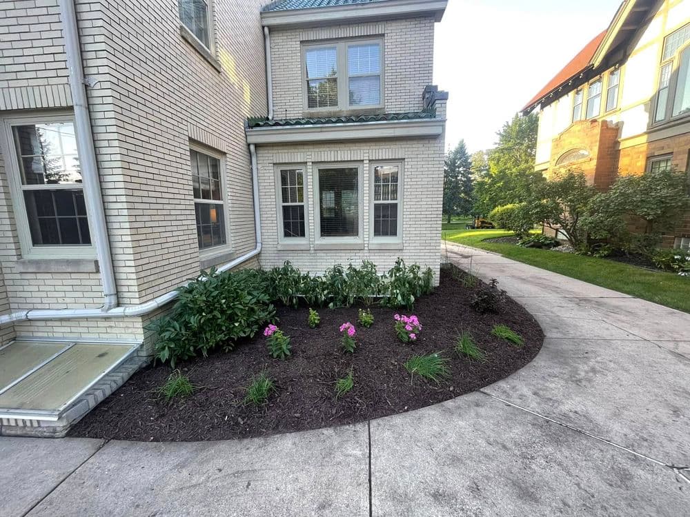Gallery photos for Beautiful Summit Avenue Home Landscape Renovation in St. Paul: Image #1